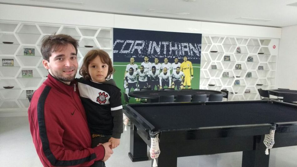 gledson_neix_sala_jogos-ct_joaquim_grava_corinthians_estrella_galicia_foto_janaina_santana